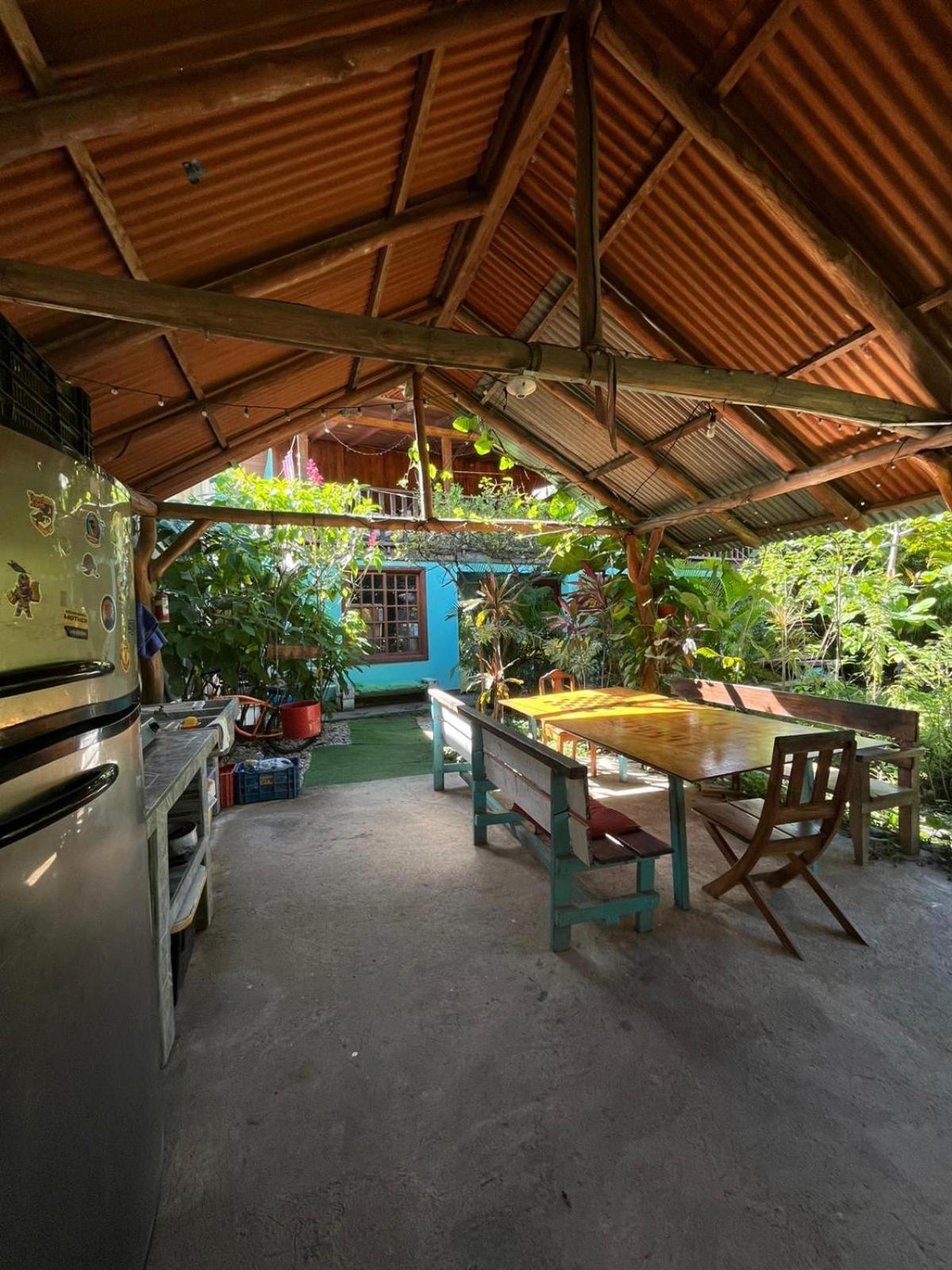 Woodstock Hostel Sámara Exteriör bild